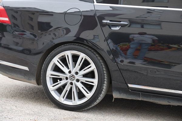 Foto - Görenler şaşıp kaldı! Bakın neden aracının bagajını taşla doldurdu