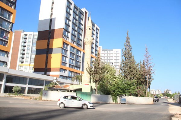 Foto - Görenler şaşırıp kalıyor! Bu camiler neden yolun ortasında