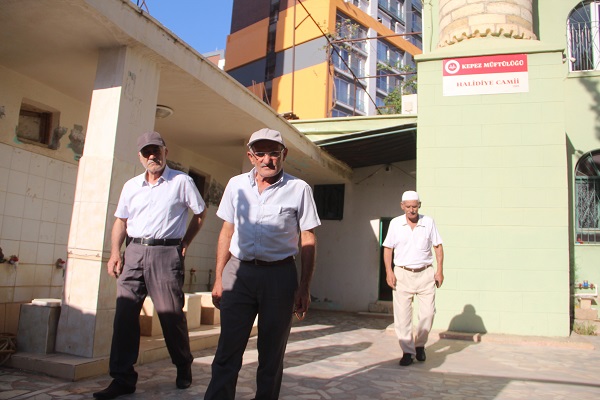 Foto - Görenler şaşırıp kalıyor! Bu camiler neden yolun ortasında