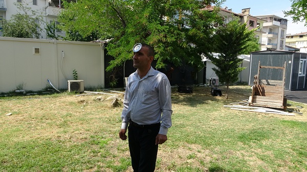 Foto - Görenler şaşırıp kalıyor! Mıknatıs adam her şeyi çekiyor