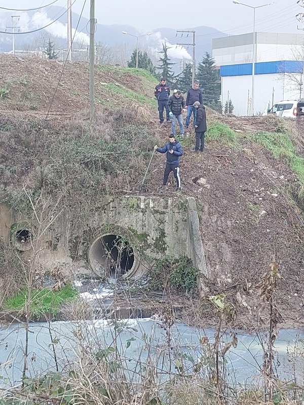 Foto - Görenler şaşkına döndü! Dere bembeyaz akmaya başladı