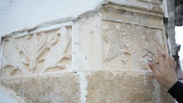 Foto - Görenler şaşkınlığını gizleyemiyor! Dökülen sıvanın altından bakın ne çıktı