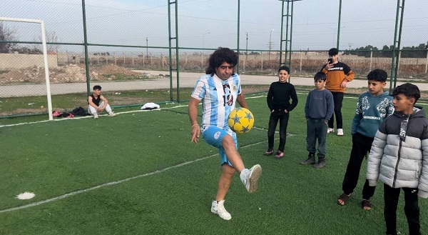 Foto - Görenler şaşkınlıkla bakıyor! Yerli Maradona bulundu
