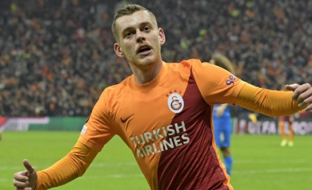 Foto - Görenler şaştı kaldı: Duyanlar kulaklarına inanamadı: Galatasaray'ın yediği kazığı bakın kim temizledi!