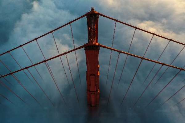 Foto - Görenler şaştı kaldı! Sis ünlü köprüyü böyle yuttu