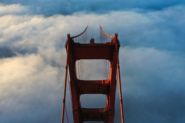 Foto - Görenler şaştı kaldı! Sis ünlü köprüyü böyle yuttu