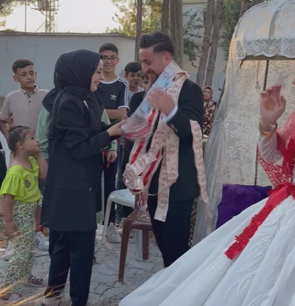 Foto - Görenler şaştı kaldı! Yok böyle takı töreni