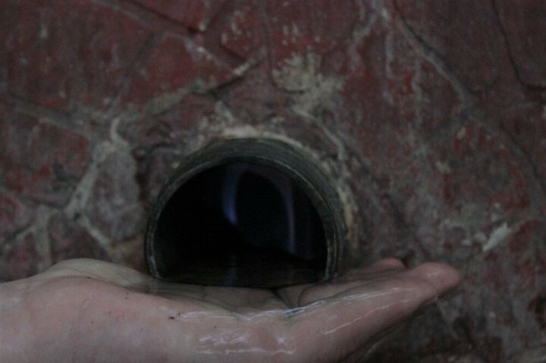 Foto - Görenler şoke oluyor! Çeşmenin suyu alev alev yanıyor