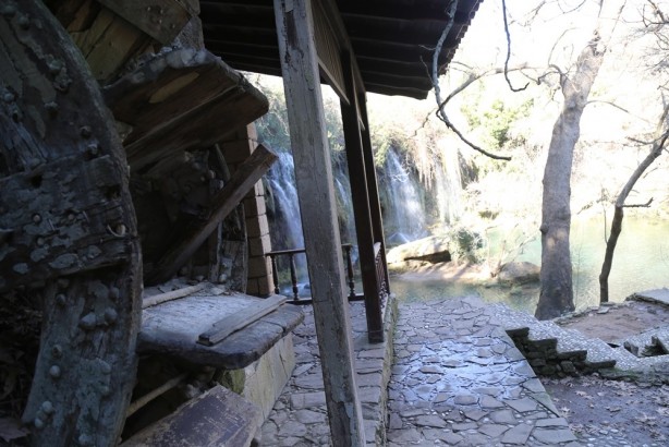 Görenleri adeta büyülüyor: Düden Şelalesi - 1