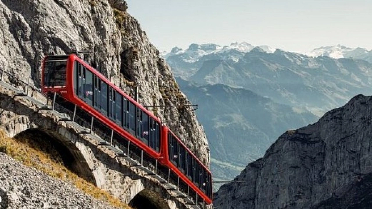 Görenleri büyüleyen manzara: İşte dünyanın en güzel füniküler hatları!