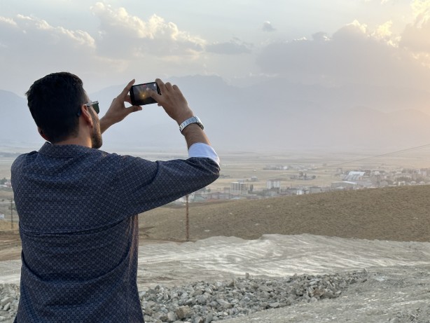 Görenleri şaşkına çeviren anlar! Dağlar kayboldu