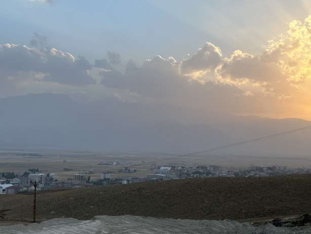 Foto - Görenleri şaşkına çeviren anlar! Dağlar kayboldu