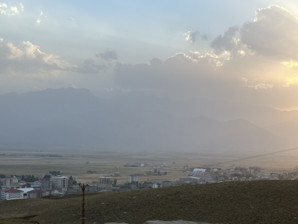 Foto - Görenleri şaşkına çeviren anlar! Dağlar kayboldu