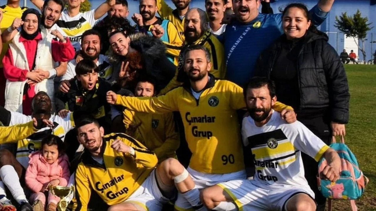 Foto - Görenlerin ağızları bir karış açık kalıyor! Türk futbolunun en kilolu kalecisi kararını verdi