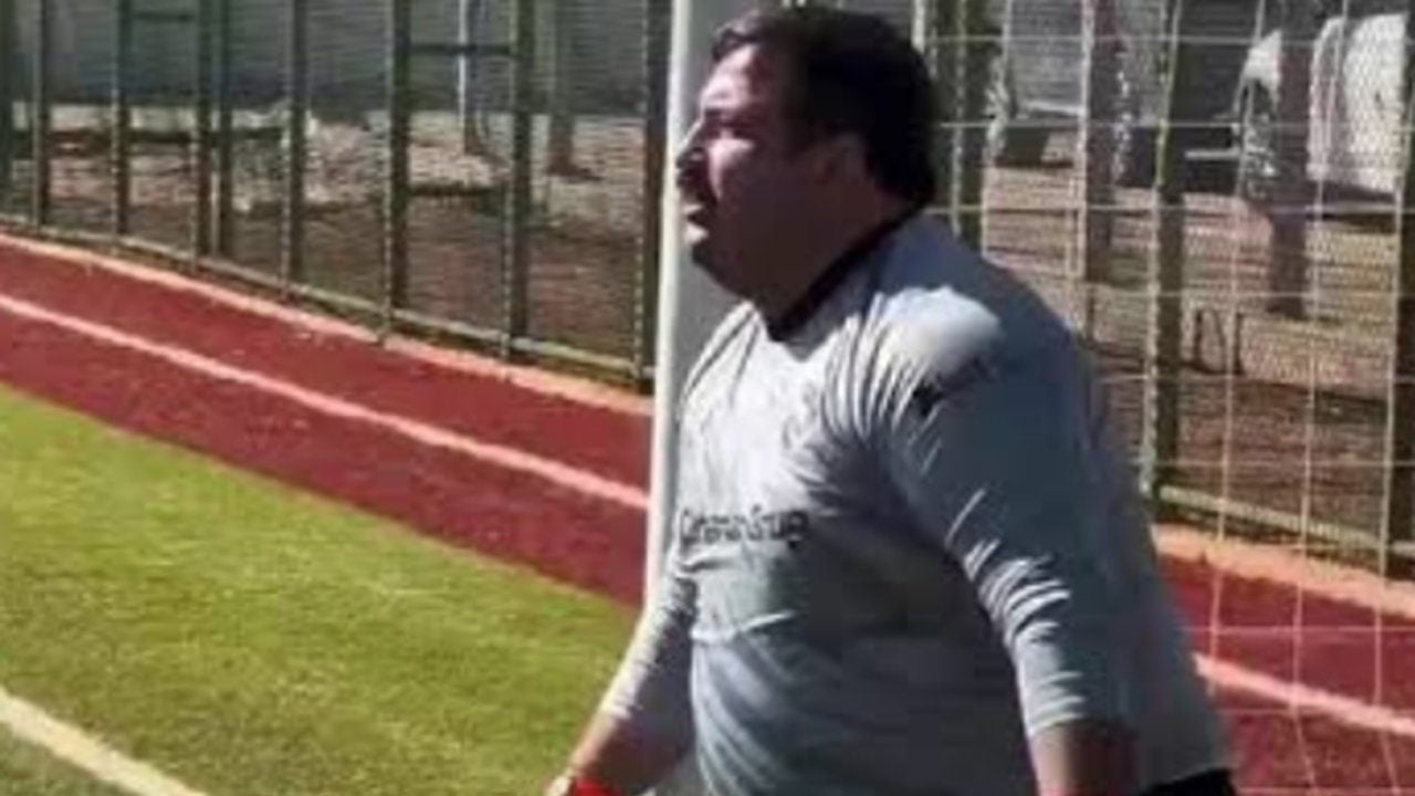 Foto - Görenlerin ağızları bir karış açık kalıyor! Türk futbolunun en kilolu kalecisi kararını verdi