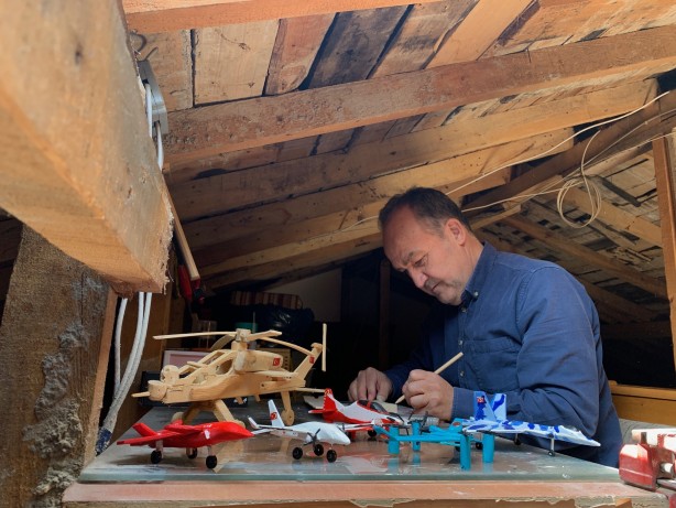 Foto - Görenlerin büyük ilgisini çekiyor! Bunların hepsi meyve kasasından yapıldı