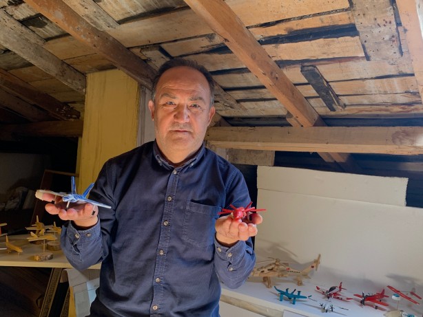 Foto - Görenlerin büyük ilgisini çekiyor! Bunların hepsi meyve kasasından yapıldı