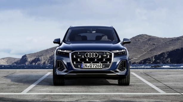 Foto - Görenlerin gözü arkada kalıyor! Audi Q7 evrim geçirdi! Sizce segmentinin yıldızı olmaya aday mı? Fiyatını açıklıyoruz?
