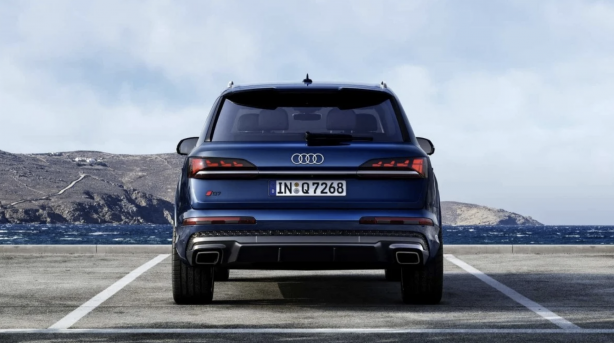 Foto - Görenlerin gözü arkada kalıyor! Audi Q7 evrim geçirdi! Sizce segmentinin yıldızı olmaya aday mı? Fiyatını açıklıyoruz?