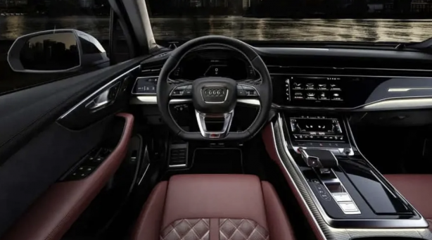 Foto - Görenlerin gözü arkada kalıyor! Audi Q7 evrim geçirdi! Sizce segmentinin yıldızı olmaya aday mı? Fiyatını açıklıyoruz?