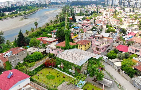 Görenlerin içi açılıyor! Bu caminin bir örneği daha yok