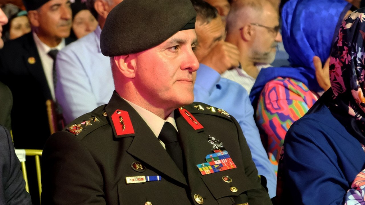 Görev süresi uzatılan tümgeneralden dikkat çeken paylaşım: "Arkadan konuşan şerefsizlere"
