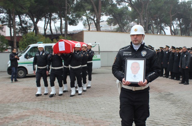 Foto - Görevdeyken kalp krizi geçirip vefat eden polise son görev