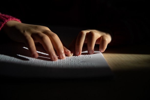 Foto - Görme engelli çocukları için Braille alfabesi öğreniyorlar