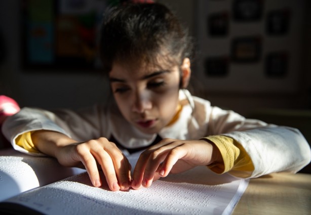Foto - Görme engelli çocukları için Braille alfabesi öğreniyorlar