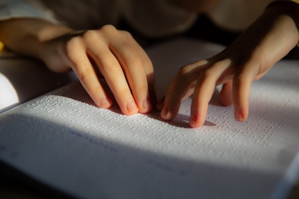 Foto - Görme engelli çocukları için Braille alfabesi öğreniyorlar