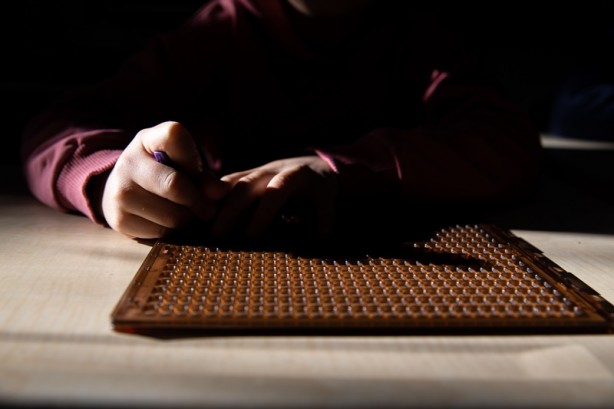 Foto - Görme engelli çocukları için Braille alfabesi öğreniyorlar