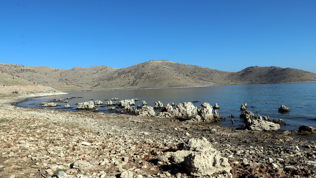 Foto - Görmek için akın akın geliyorlar! Sular çekilince ortaya çıktılar