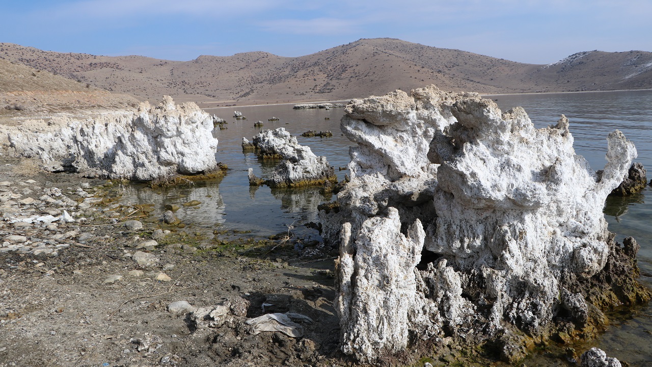 Foto - Görmek için akın akın geliyorlar! Sular çekilince ortaya çıktılar