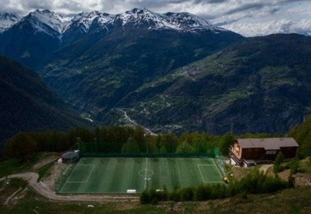 Foto - Görünce şaşkına döneceksiniz! Dünyanın en ilginç futbol sahaları