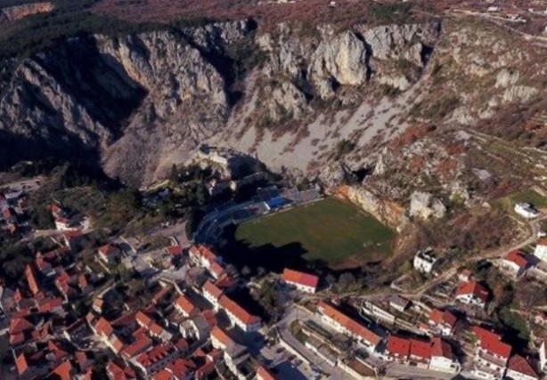 Foto - Görünce şaşkına döneceksiniz! Dünyanın en ilginç futbol sahaları