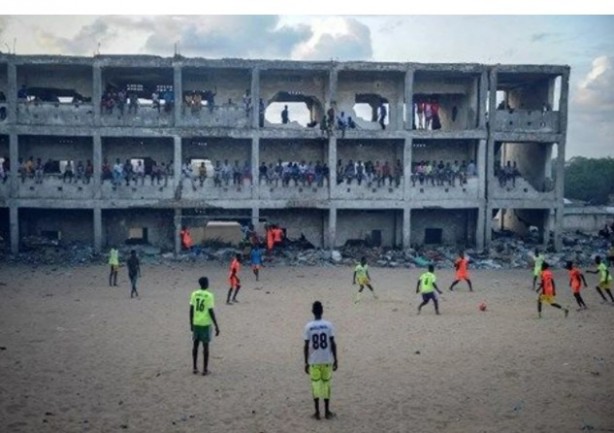 Foto - Görünce şaşkına döneceksiniz! Dünyanın en ilginç futbol sahaları