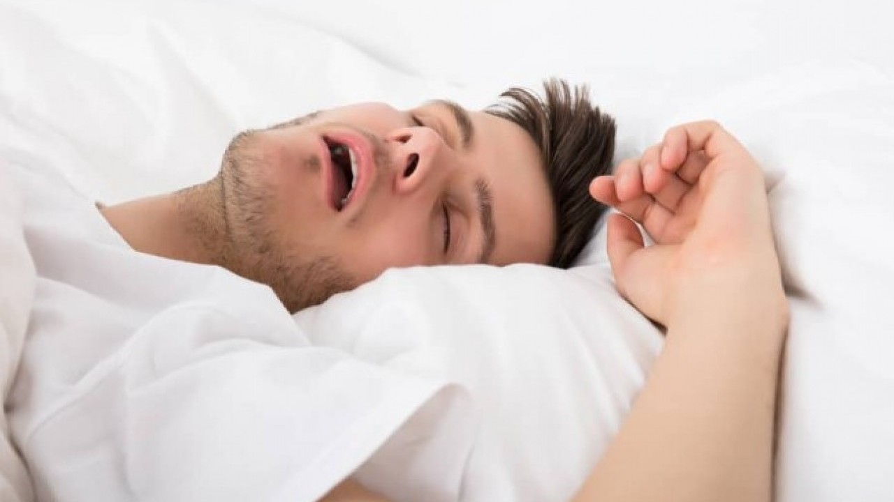 Göründüğü kadar masum değil! Horlamak ciddi sağlık sorunlarına yol açıyor