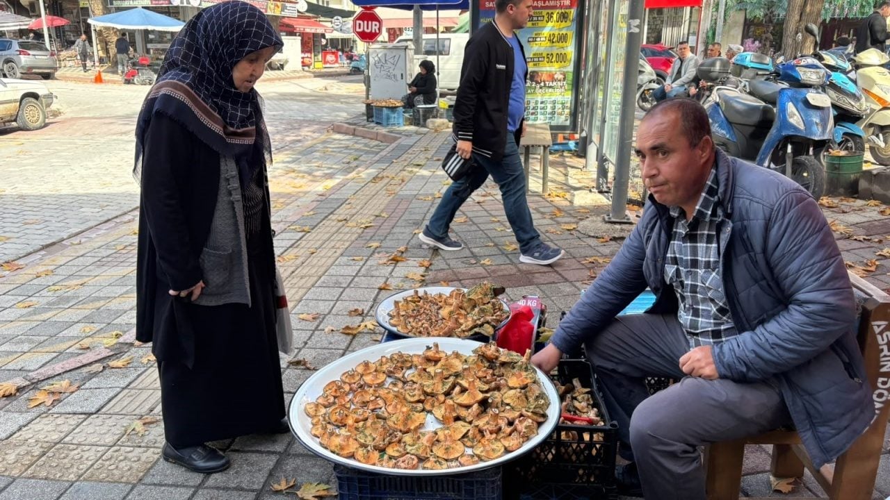 Foto - Görüntü adeta mest ediyor: Melki mantarını köylüler tezgaha çıkardı! Yoğun ilgi neden var, cevabı haberimizde