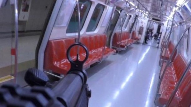 Foto - Görüntü bugün İstanbul'da çekildi! Özel Harekat polisi....