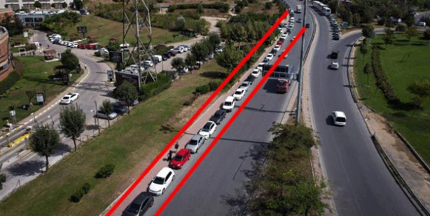 Görüntü İstanbul'dan! Gelen zam sonrası araçları yol kenarına bıraktılar