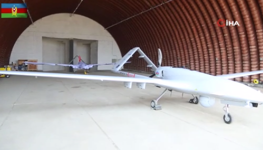 Foto - Görüntüler az önce geldi! Bayraktar TB2 SİHA'lar peş peşe havalandı, ortalık toz duman oldu