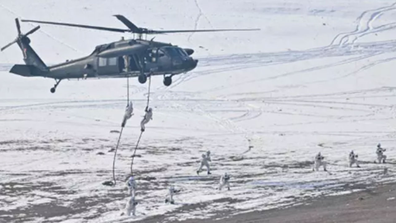 Foto - Görüntüler az önce servis edildi! Türk F-16'ları, ATAK helikopterleri ve tanklar harekete geçti