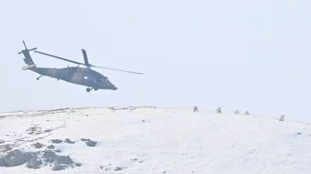 Foto - Görüntüler az önce servis edildi! Türk F-16'ları, ATAK helikopterleri ve tanklar harekete geçti