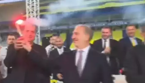 Foto - Görüntüler dikkat çekti! Ali Koç'un yaktığı meşale Acun'a gelince söndü! Yok artık yahu...