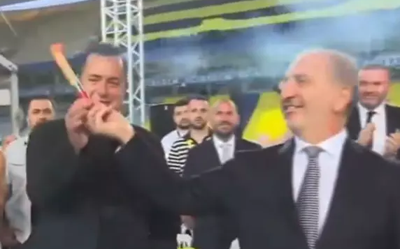 Foto - Görüntüler dikkat çekti! Ali Koç'un yaktığı meşale Acun'a gelince söndü! Yok artık yahu...