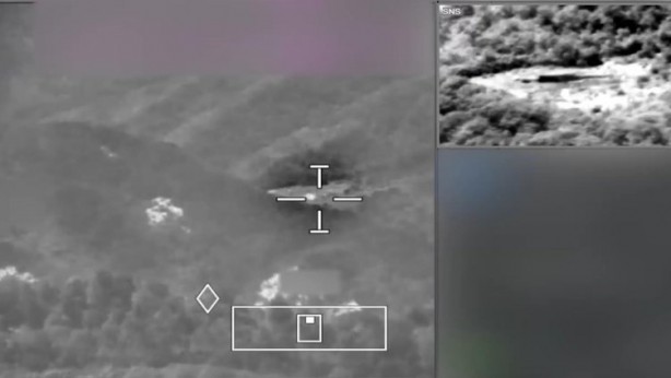 Foto - Görüntüler dünyaya servis edildi... Ermenistan mevzileri böyle vuruldu