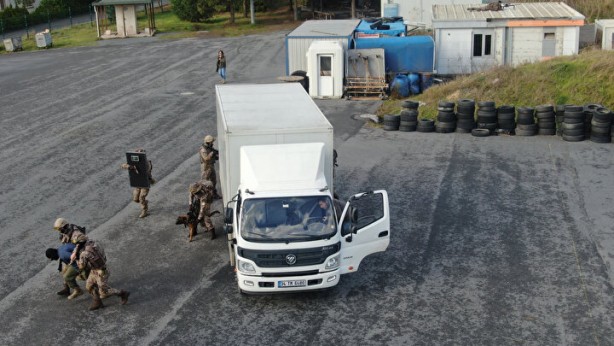 Foto - Görüntüler İstanbul'dan! Özel harekatçılar helikopterden indi