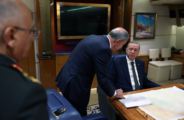 Foto - Görüntüler servis edildi... Başkan Erdoğan harekat emrini böyle verdi