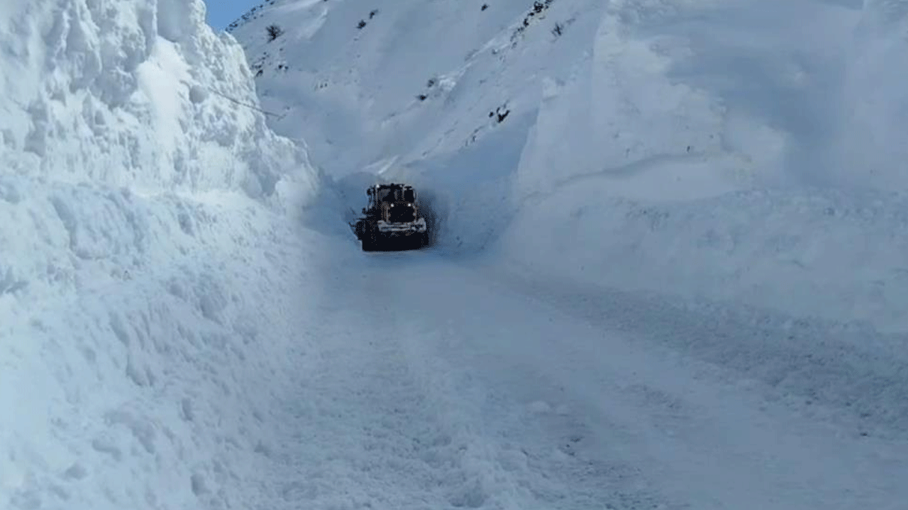 Foto - Görüntüler Türkiye'den! Kar kalınlığı 5 metreyi buldu