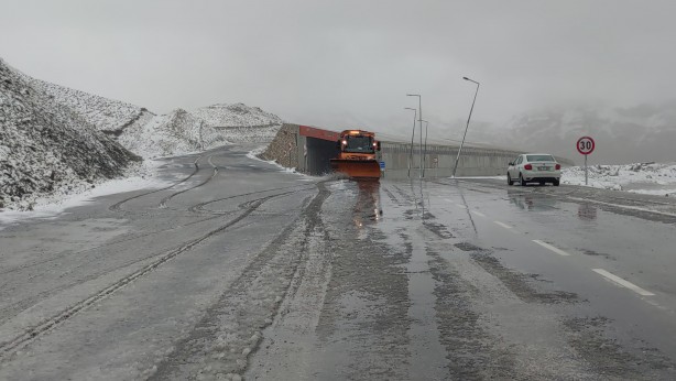 Foto - Görüntüler Türkiye'den! Karla mücadele erken başladı